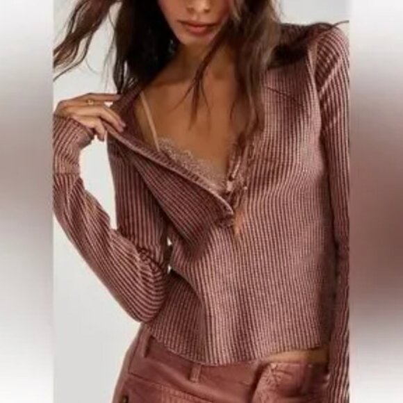 SOLD! Free people Waffle Thermal Crop top L - Picture 3 of 7